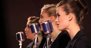 Hobbytrainingen, muzikale cursussen, zangcursussen. Warm jouw stem op of oefen om elke noot te raken. Met deze inzingoefeningen zing jij de sterren van de hemel.