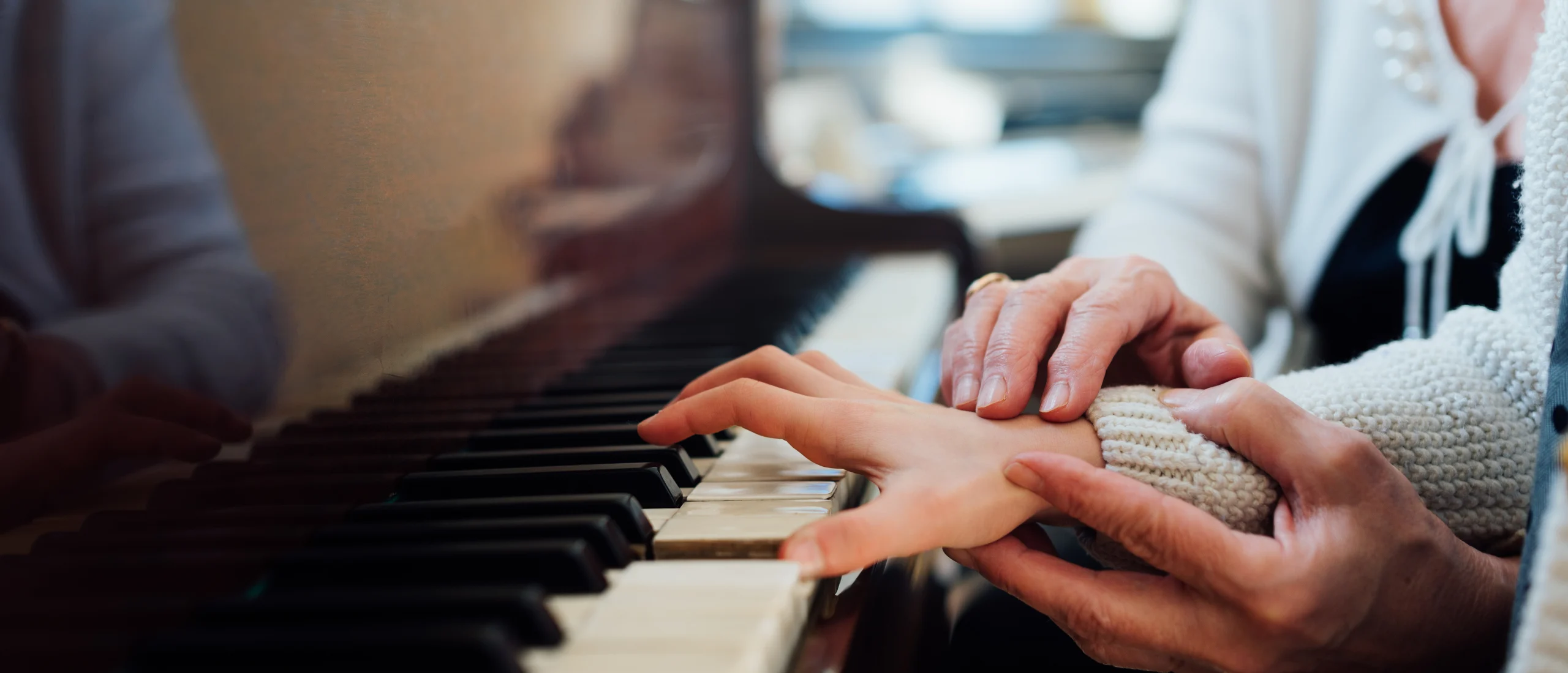 Hobbytrainingen, muzikale cursussen, instrumenten. Leer de piano kennen met deze cursus pianospelen. Leer binnen no-time jouw eerste liedjes.