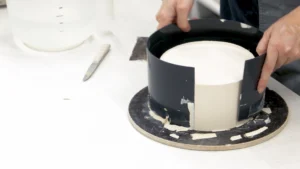 Hobbytrainingen, creatieve cursussen, pottenbakken. Ben jij geïnteresseerd in het maken van gietmallen? Maak identieke voorwerpen op de makkelijkste manier door te leren hoe je zelf mallen maakt.